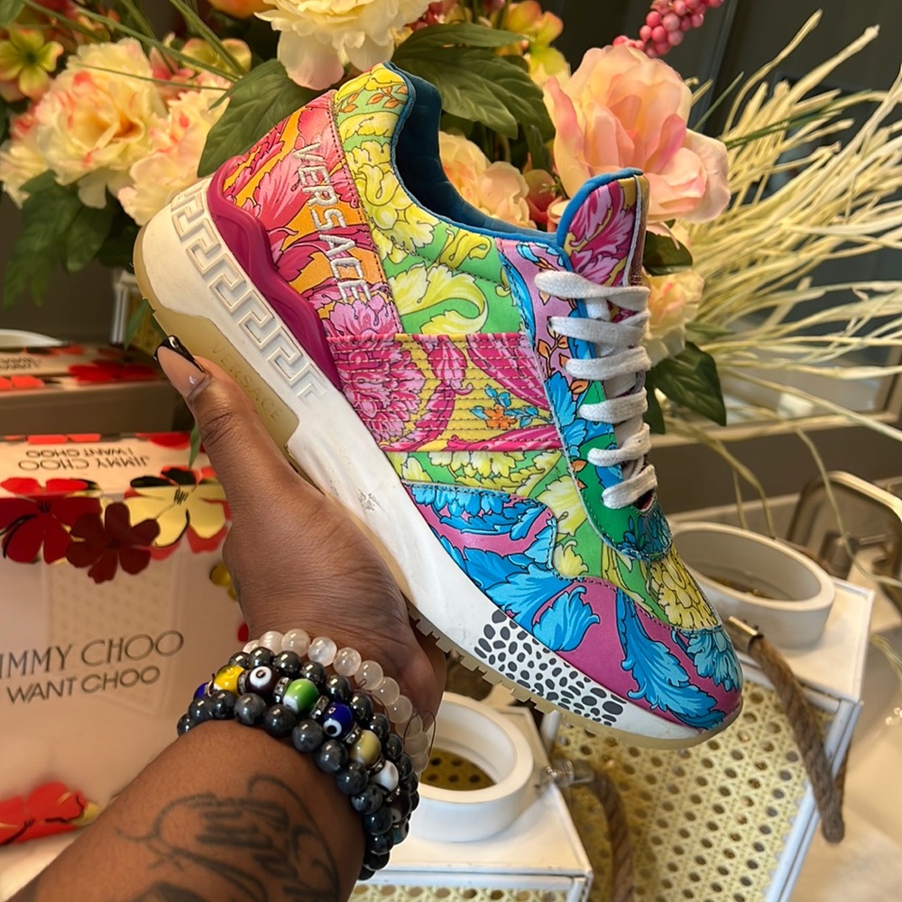 Versace gym shoe, worn once, real